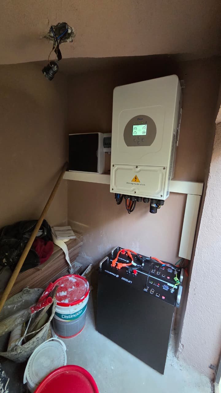 Inversor híbrido Deye monofásico de 6 kW