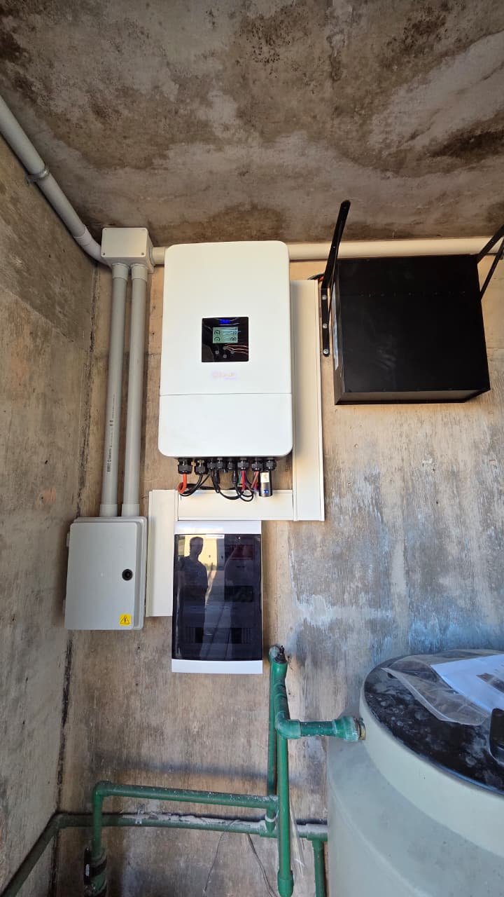 Inversor híbrido trifásico Deye de 10 kW