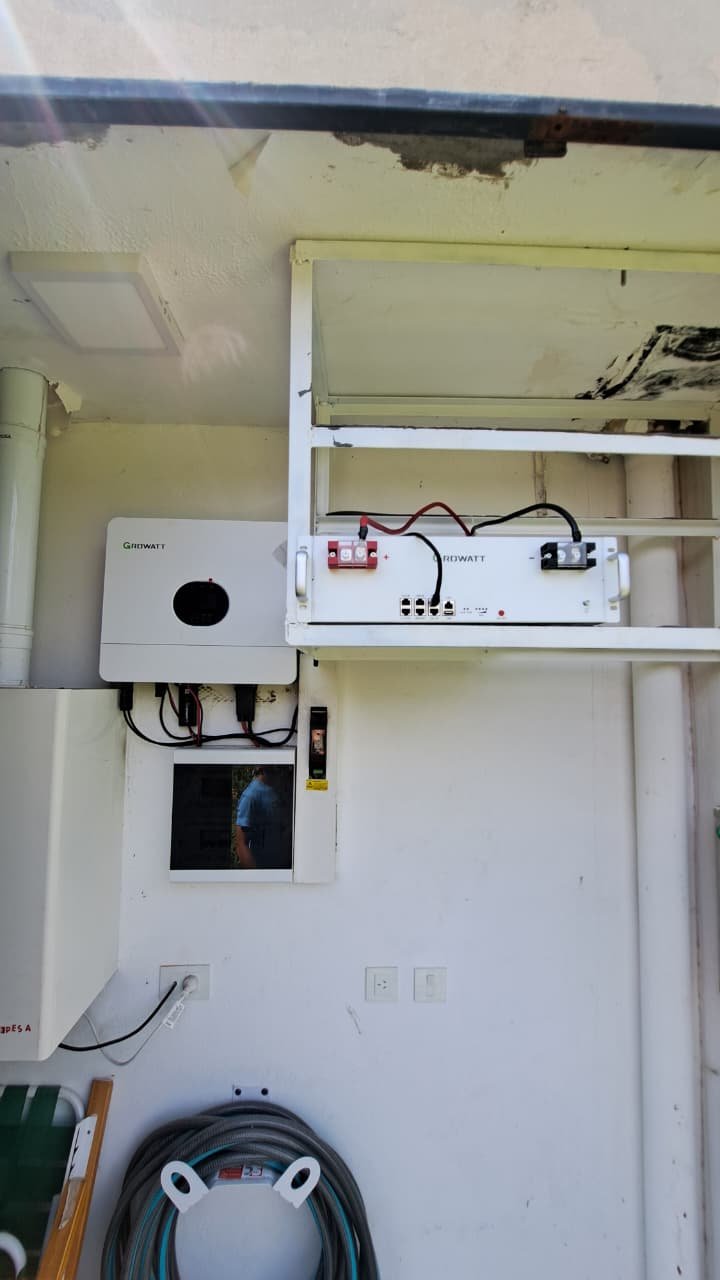 Inversor off-grid Growatt SPF-6000 ES