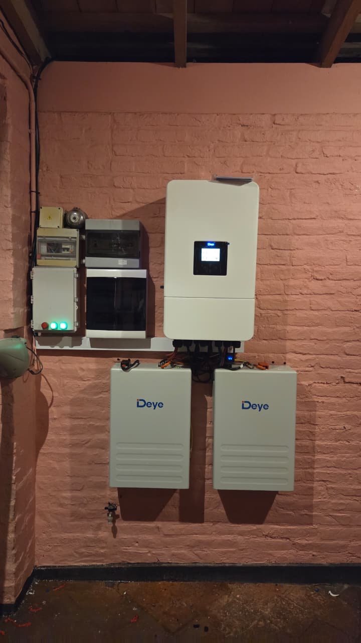 Inversor híbrido trifásico Deye de 10 kW