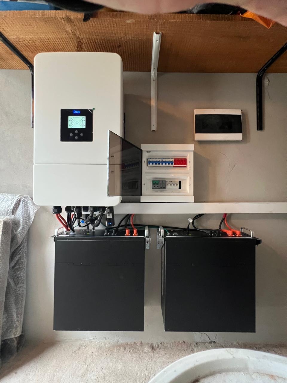 Inversor híbrido trifásico Deye de 10 kW