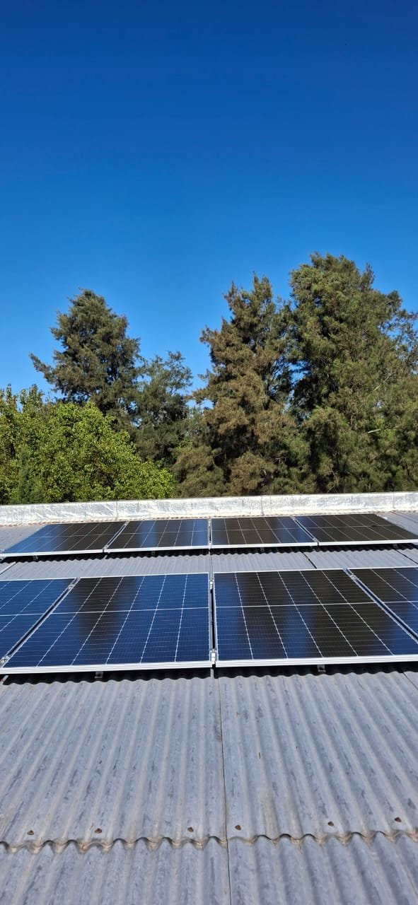 Módulos AmeriSolar 580 W sobre estructura Chiko Coplanar