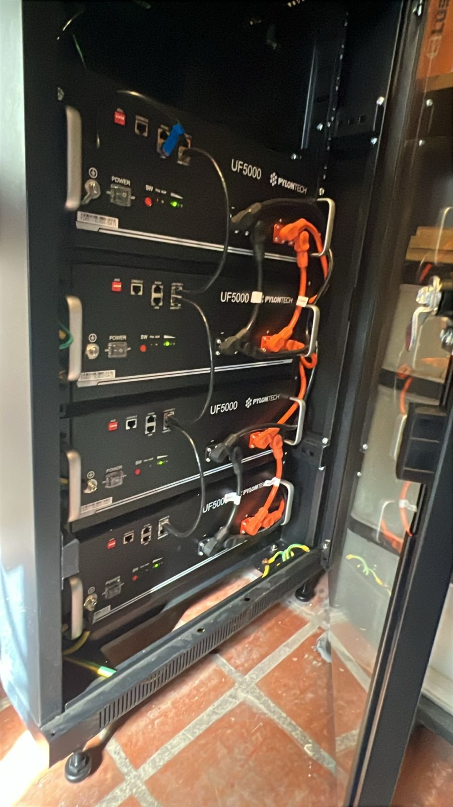 Banco de baterías Pylontech UF5000 (20 kWh)