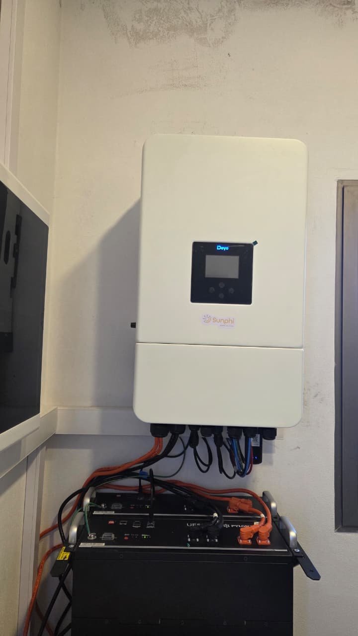 Inversor híbrido trifásico Deye de 10 kW