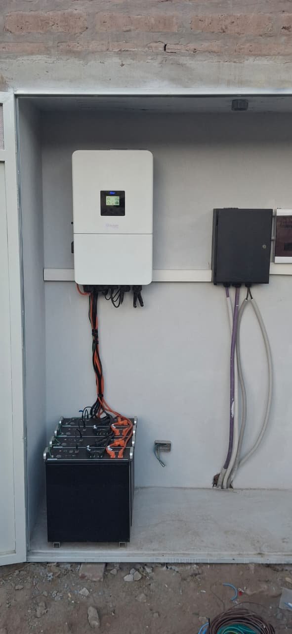 Inversor híbrido trifásico Solplanet de 20 kW