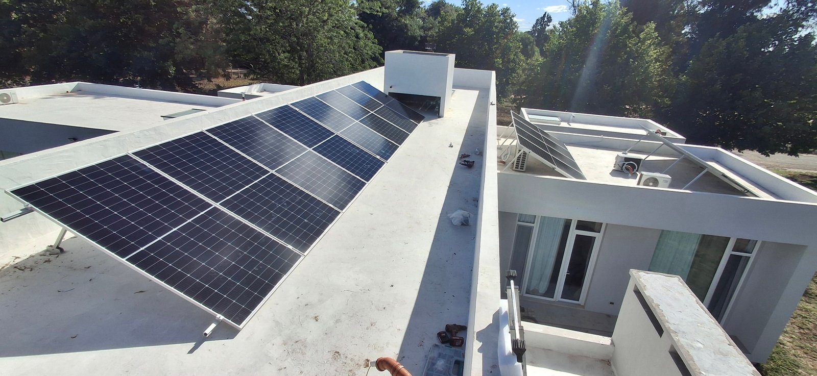 16 módulos Trina Solar 575 Wp sobre cubierta