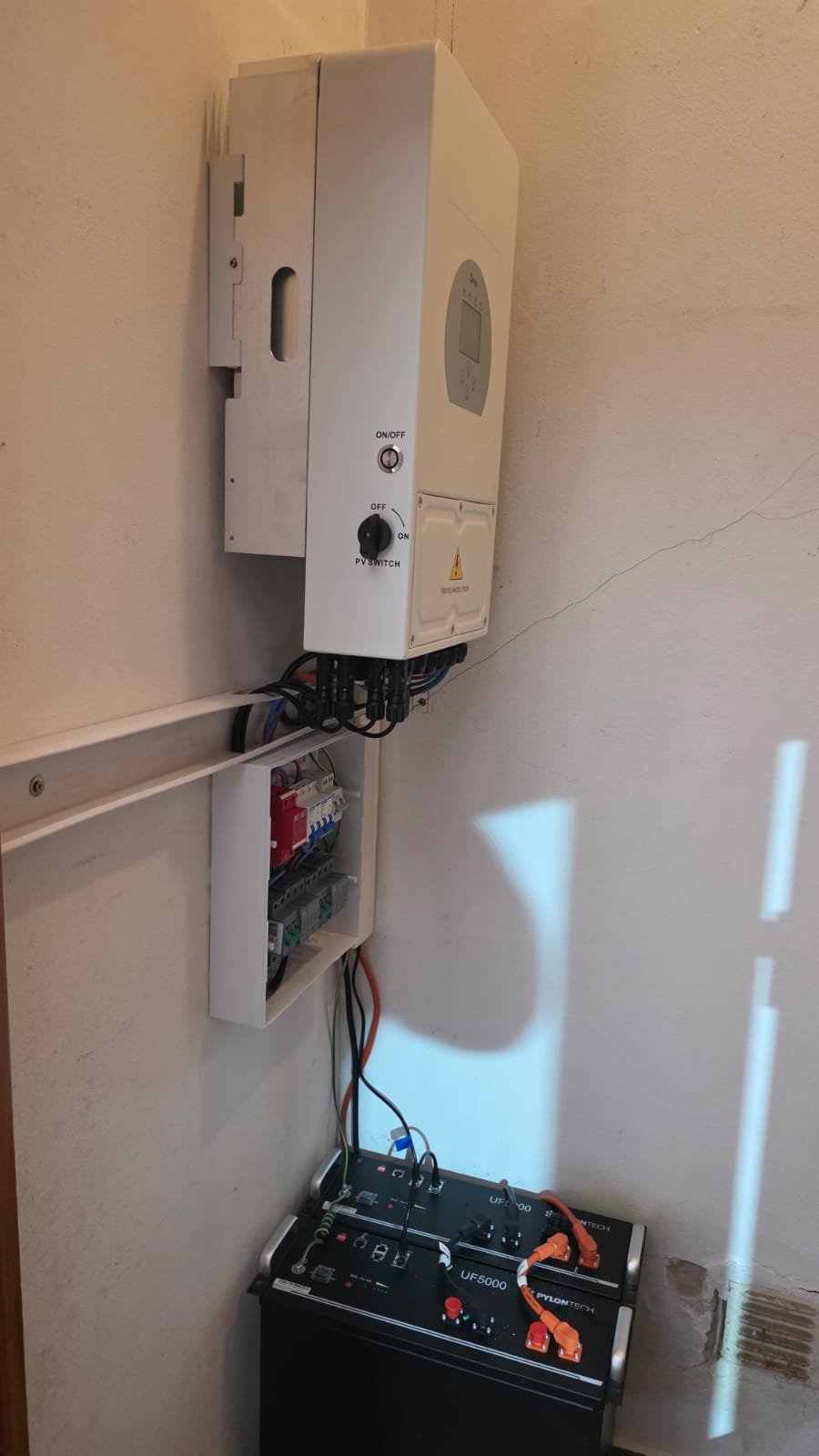 Inversor híbrido monofásico Deye de 6 kW
