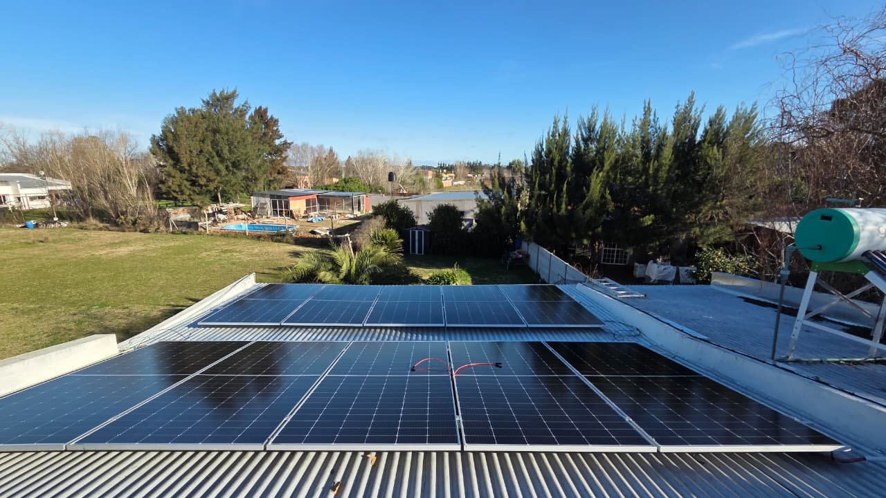 Módulos Amerisolar 580 Wp sobre estructura coplanar